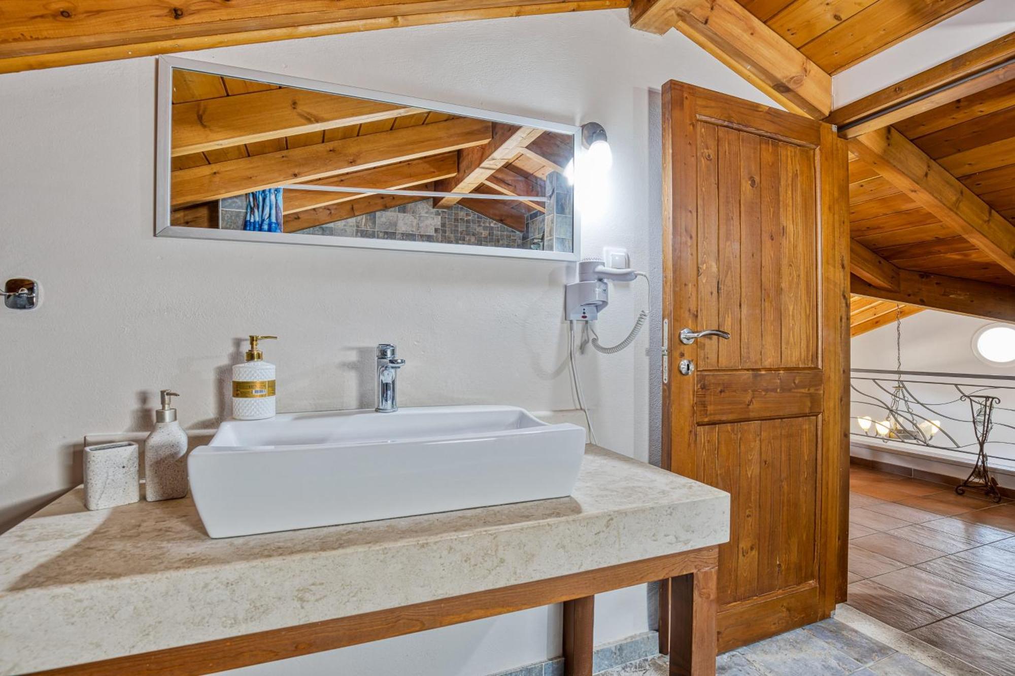 Casa Nuova Villa เลียปาเดส ภายนอก รูปภาพ